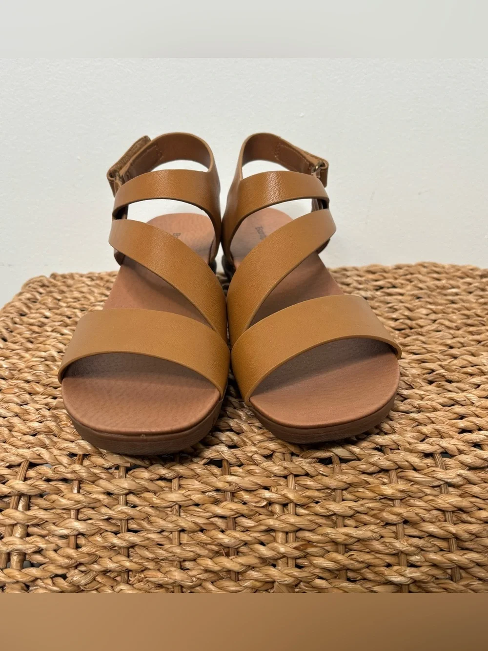 Baretraps Caley Wedge Sandal Size 9 Minimalist Neutral